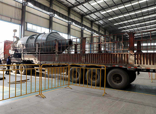 三效蒸發(fā)器設(shè)備裝車