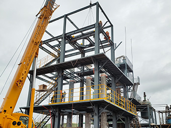 湖北三效蒸發(fā)器安裝現(xiàn)場(chǎng)